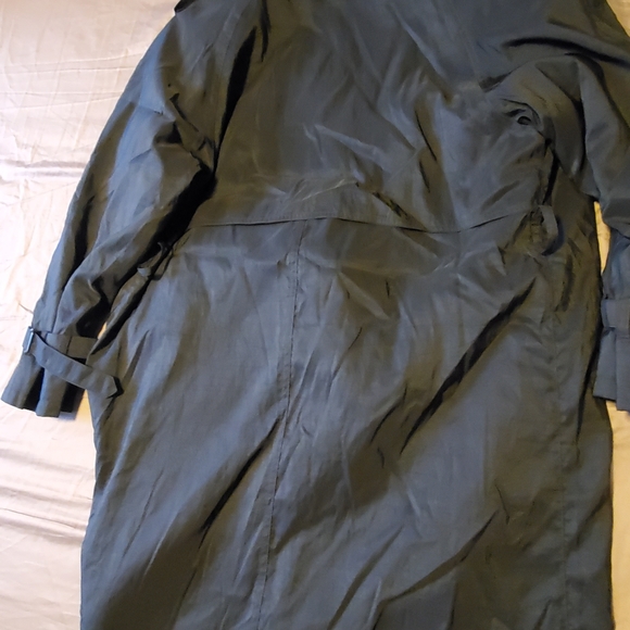 Black Trench coat - Picture 4 of 6
